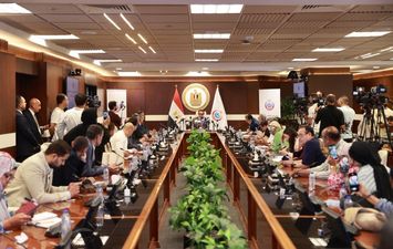 خلال المؤتمر الصحفى