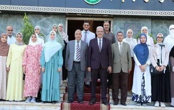 رئيس جامعة الأزهر يوجه بإعفاء طالبات أوائل الثانوية الأزهرية من مصروفات الدراسة