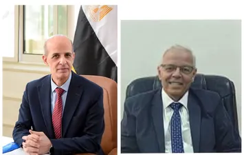 رئيس جامعة بنى سويف وعميد علوم الملاحة 