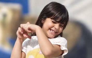 صرخة إنسانية من بورسعيد: أسرة الطفلة "مكة" تناشد لإنقاذ ابنتها بعد شهور من صراع من عقار كلب
