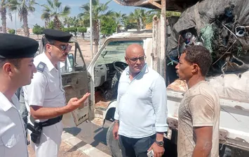 ضبط سيارة تجمع الخردة بمطروح