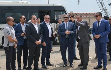 محافظ بورسعيد ورئيس &laquo;التنمية الحضرية&raquo; يناقشان توفير 1700 وحدة سكنية بديلة وتطوير المناطق غير الآمنة