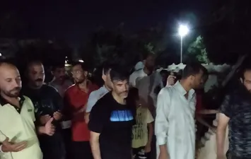 محمد صبحي حارس الاسماعيلي يودع والدتة   