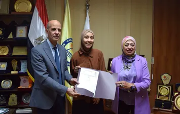 منح طالبة الدمج بجامعة بنى سويف منحه دراسيه 