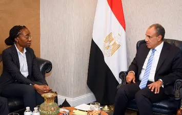 وزير الخارجية ورئيسة مجموعة الأزمات