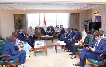 وزير العمل ونظيرته الإيطالية