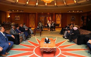 وزير العمل ونظيره الليبي