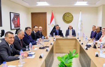 وزيرا التعليم والشباب والرياضة
