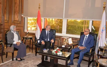 محافظ الأقصر