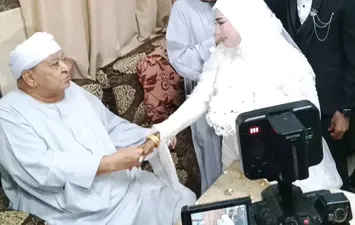 العروسين 