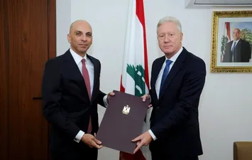 سفير مصر الجديد لدى بيروت يقدم أوراق اعتماده لوزير الخارجية اللبناني