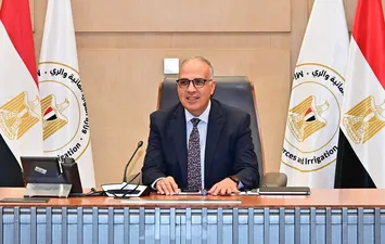 وزير الري 