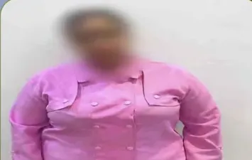 الأم المتهمة بصفع طفلها الرضيع