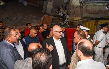 محافظ الإسكندرية يتابع تداعيات انهيار عقار
