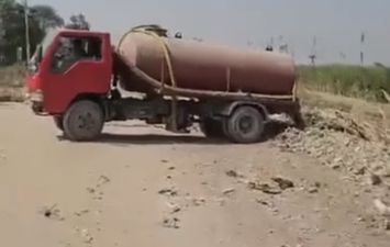جانب من الصور المتداولة