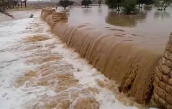  مخرات السيول