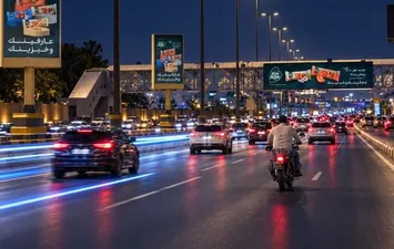شاشات إعلانية
