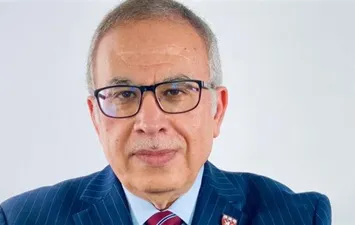 الدكتور أسامة حمدي