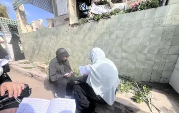  الشهيد النقيب أحمد النشار تروي لحظات الوداع الأخير: "أغمض عينيه بعدما سمعني أقول: راضية عنك"
