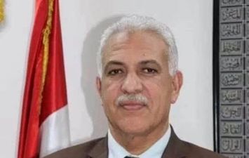 ايمن موسي وكيل وزارة التربية والتعليم بالإسماعيلية 