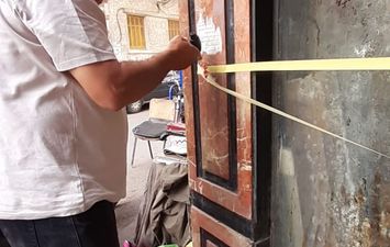 تشميع أحد المحلات