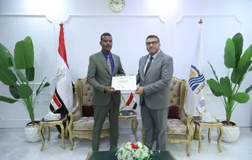 تكريما لجهوده تكريم مدير الزراعة بقنا