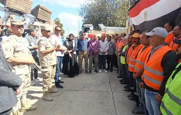 جانب من اصطفاف المعدات