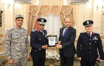 جانب من الزيارات 