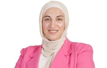 خبيرة التطوير العقاري