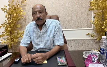 رئيس قطاع النظافة ببورسعيد يكشف تفاصيل إصابة عامل بـ "بتر القدم".. ويؤكد: "قرارات فورية بتثبيته وصرف 20 ألف جنيه وتعيين نجله"
