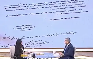 في وثيقة نادرة ببرنامج "معكم منى الشاذلي".. كيف أغلقت بورسعيد أبوابها بأمر عسكري عام 1970؟