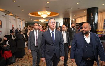 وزير التموين 