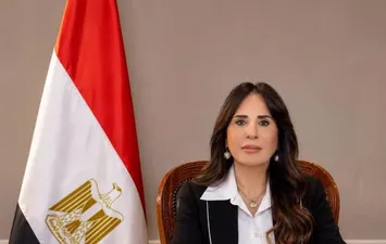 وزيرة الإسكان 