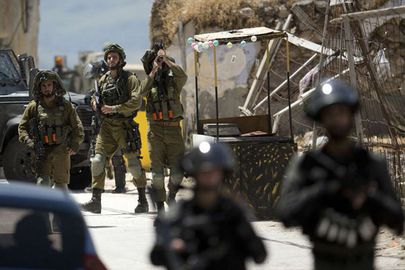 عناصر من الجيش الإسرائيلي في الضفة الغربية 
