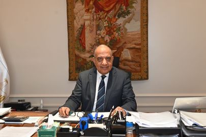  الدكتور محمود عصمت وزير الكهرباء والطاقة المتجددة