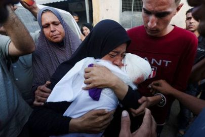 الأطفال يموتون جوعا وبردا في  غزة