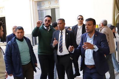 توزيع وجبات على الصائمين بمحطة مصر