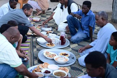 الافطار الجماعي في شوارع الخرطوم