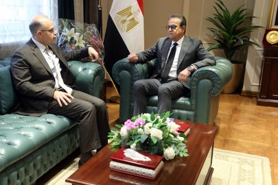 وزيرا الصحة والاستثمار