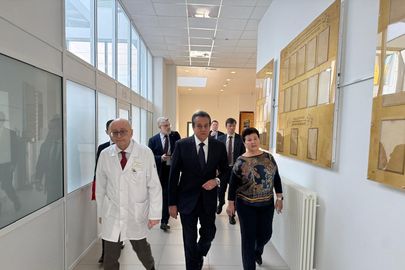 وزير الصحة اثناء زيارته مركز دميتري روجاتشيف الروسي الوطني لأمراض الدم والأورام لدى الأطفال