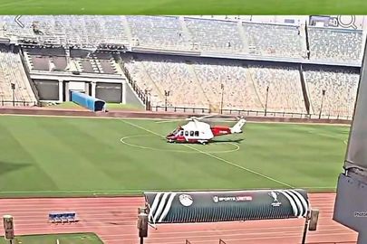 طائرة هليكوبتر لتسليم درع الدوري المصري 