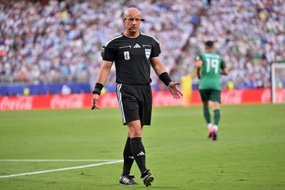 حكم مباراة مصر وإيران 