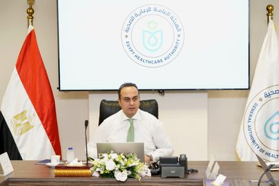 الدكتور احمد السبكى رئيس هيئة الرعاية الصحسة 