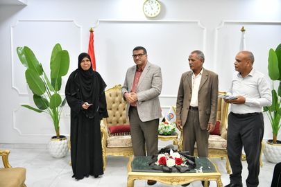 محافظ قنا