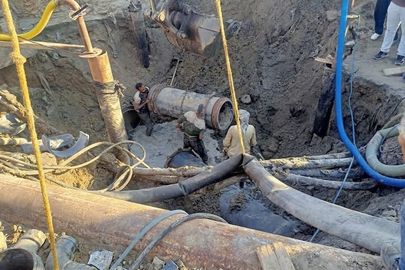 مياه القناه  : الانتهاء من  أعمال إصلاح كسر خط طرد محطة الضواحي ببورسعيد وعودة الأوضاع إلى طبيعتها