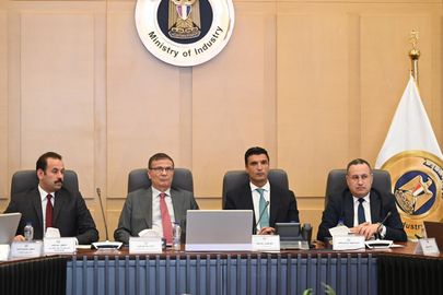 وزير الصناعة