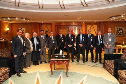 وزير العمل يجتمع مع وفد عراقي لبحث التعاون
