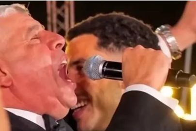 أحمد شوبير ونجله مصطفى خلال حفل الزفاف 