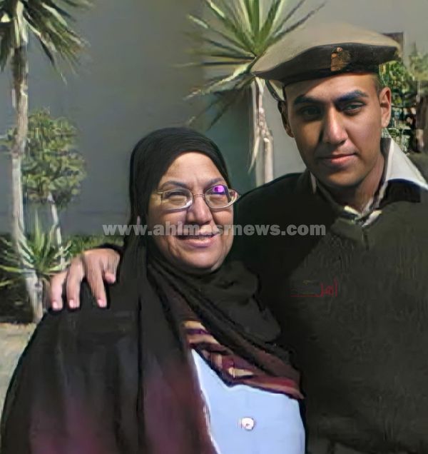 الشهيد محمد جودة ووالدته