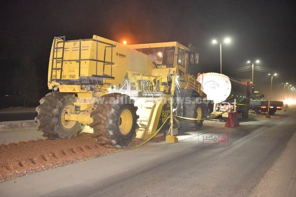 محافظ أسيوط يتفقد أعمال رصف الطريق الدائري بنطاق حي غرب 